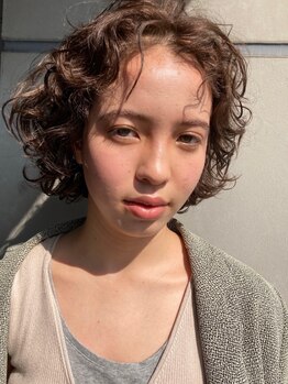 "朝のお手入れが楽なオシャレヘアに＊"いつものスタイルをパーマでもっと素敵にアップデート♭