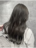 オリーブグレージュ