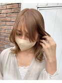 くびれミディアム×ベージュカラー