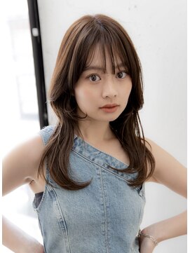 エムプラス 二子玉川(Mplus) 今っぽい顔まわりハイレイヤーが個性を引き出すくびれスタイル