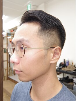 ベースエイチ(base eich)の写真/シェービング＋1650～♪眉毛で顔の印象が変わる!メンテナンス方法もアドバイスします![メンズ/理容室/豊洲]