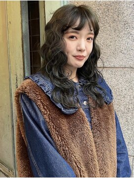 ヘン(hen) ハイライトオリーブグレージュ【梶原綾華】