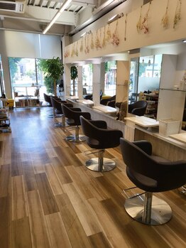 ヘアーズルーム ココ(koco.)の写真/【お子様同伴可★】ベビーカーでも大丈夫◎アットホームな雰囲気で、お子様同伴でも気軽に通いやすい♪