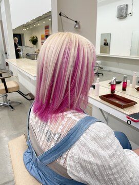 ニュート(Neut ) アンブレラカラーホワイトブロンド/ビビットピンク/ハイトーン