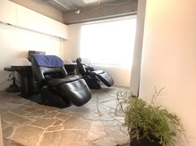 リプク(Rip-Ku18)の雰囲気（フルフラットのシャンプー台で癒しの時間を過ごせます<箕面店>）