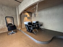 シンヤヘアーズ アルザ通り店(SHINYA HAIRS)の雰囲気（ヘッドスパは大人気です。ゆったりとした時間をお過ごしください）