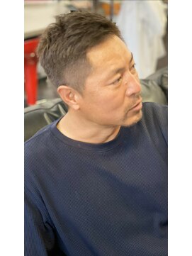 ヘアー アンド メイク アーム(hair and make ame) 外国人風カラーでダンディに！格上げショート