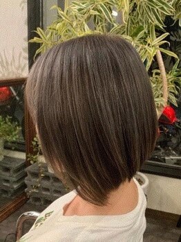 サロングロー(salonGLOW)の写真/【ショートヘアをもっと楽しんで欲しい！】扱いやすい、似合わせショートで小顔スタイルに☆