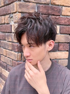 ロンド ロビン 栄(Lond robin) 横顔もキマる！強めリッジのアップバングスタイル