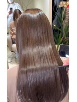 アム 表参道(am)&nbsp;小顔薄めバンググレージュレイヤーロング前髪パーマ黒髪