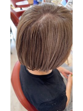 ヘアスタジオブービー ブロンドカラー/大人可愛い30代40代50代白髪ぼかしショートボブ