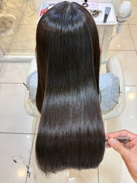 アッシュ 西荻窪店(Ash) 【極上うるツヤ】シルクのような手触りの縮毛矯正ストレート