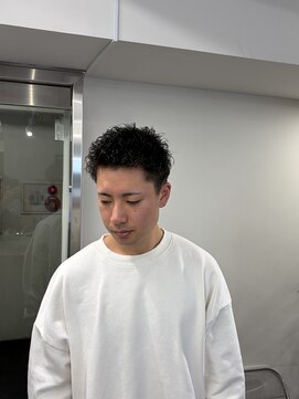 クロムトウキョウ ザ バーバー ネオン 新宿店(CHROM TOKYO the Barber ne/on) スパイキーショート