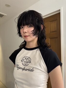 ナループロアツム(Nalu pu loa Tsum) ウルフパーマ/ウルフカット/ミディアムパーマ