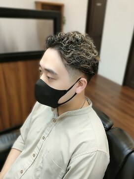 カルム 西日暮里(Calme) 極道パーマ／メッシュ/フェード