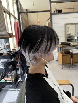 アンドケー 那覇おもろまち店(and K) ホワイト、ブラック