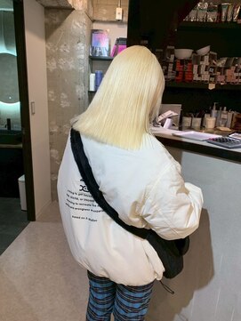 ペレ 原宿(PELE) ダブルカラー/ケアブリーチ/羽エクステ/原宿