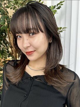 ソラ 表参道(SORA) 【MOMONE】ミディアムレイヤーカットグレージュワイドバング