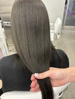 アイヴィ 表参道(IVY)&nbsp;ブリーチなしダブルカラーオリーブグレージュ透明感艶感カラー