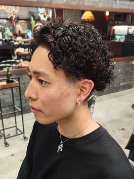 フォーコーナーズカットショップスリーセント 栄(FourCornersCutShop 3/cent) カーリーパーマ/スパイラルパーマ/フェードカット