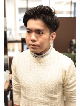 ヘアメイク グリーン アール(HAIR MAKE Green R) ツーブロックアップバングパーマスタイル