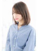 斜めバングの透け感レイヤーミディb