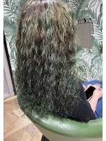 マドゥーズ ヘアショップ(Madoo's hair shop) 緑ヘア