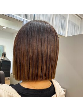 ジエクト ヴィシア(The Ect VIXIA) ストレートボブ×切りっぱなし×ナチュラルボブ×オリーブカラー