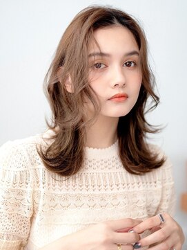 ガーディナ(Gardina) ミディアムウルフ　髪質改善　透明感カラー　くびれヘア