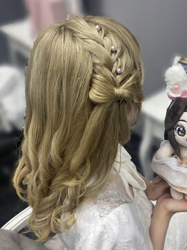 アールエーサロンモノクロ 秋葉原(RA SALON モノクロ) あみこみ立体リボン