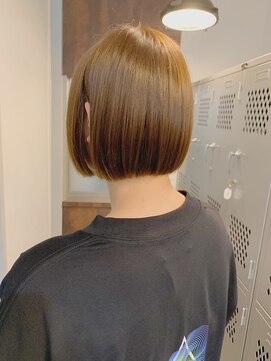 ウィステリア 銀座(WISTERIA) 【WISTERIA】ミニボブ切りっぱなしボブハイトーンベージュ