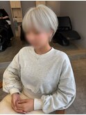 ホワイトカラー×マッシュショート◎