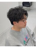 センターパートツイストスパイラルパーマ