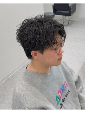 ブライト(BRIGHT) センターパートツイストスパイラルパーマ