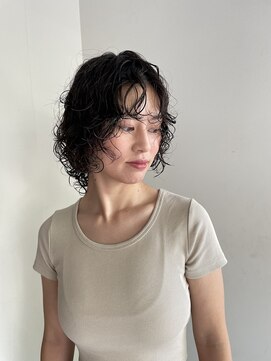 シアン 矢場町店(CYAN.) 黒髪ヘア×パーマ×ウルフヘア【栄、矢場町】