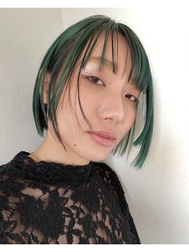 ヒロ クラシコ ヘアー(HILO CLASSICO hair) 洗練されたこだわりのカットと個性派グリーンヘア