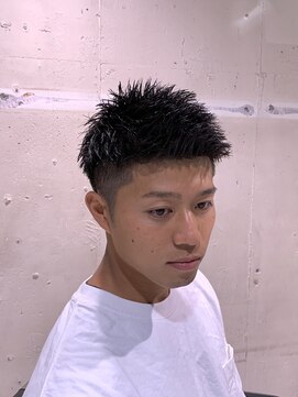 フランクスバーバーザスタンド(Frank’s barber the stand) スペインカール/スパイキーショート/フェザーパーマ/飯田橋F