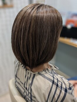 メイカ(meika)の写真/白髪染めと気づかれないオシャレカラーで理想のカラーに◎併せてダメージレスも叶えるのが嬉しいポイント♪