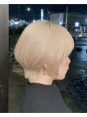 マッシュショート#ブロンド#ブリーチ#ダブルカラー#ベージュ