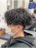 センターパート波巻きパーマスパイラルパーマツイストスパイラル