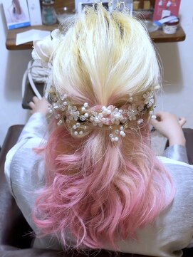 ブレイズヘアー(BLAZEhair) 【お色直しアレンジ】ホワイトブロンド×色落ちペールピンク