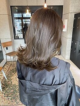 リンダテーラ(Linda tela)の写真/髪質や骨格に合わせた絶妙なニュアンスカットで魅力を引き出す*伸ばしかけの髪もまとまりの良いスタイルに!