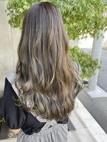 エム インターナショナル 春日部本店(EMU international)&nbsp;柔らかなくすみベージュカラー