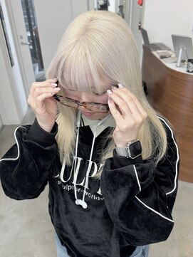 リヴ オオサカ(LIV OSAKA) ホワイトブロンド/抜きっぱなしブロンド/トリプルカラー/梅田