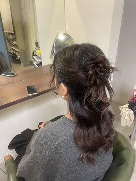 カーサ 祇園(CASA) ハーフアップお団子アレンジ