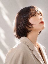 ビューティーアンドフリーハコ(Beauty&Free HACO)&nbsp;丸みショートボブ/顔まわりレイヤー/艶ブラウン