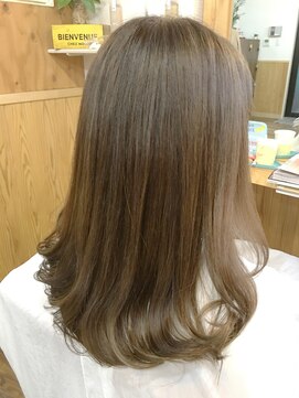 ララテラス(LaLa Terrace) ~LaLaTerrace流~ シアーベージュ×ナチュラルロング