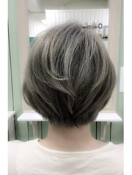 パワーオブヘアーセイカ(Power of Hair Seika) ダブルカラー・ショートグレージュ♪