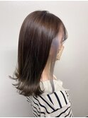 外ハネミディアム×セクションカラー