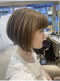 海外ヘア ショート 外国人風ボブ 前下がり　軟毛　クセ毛
